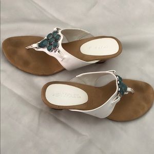 Turquoise & white Aerosoles